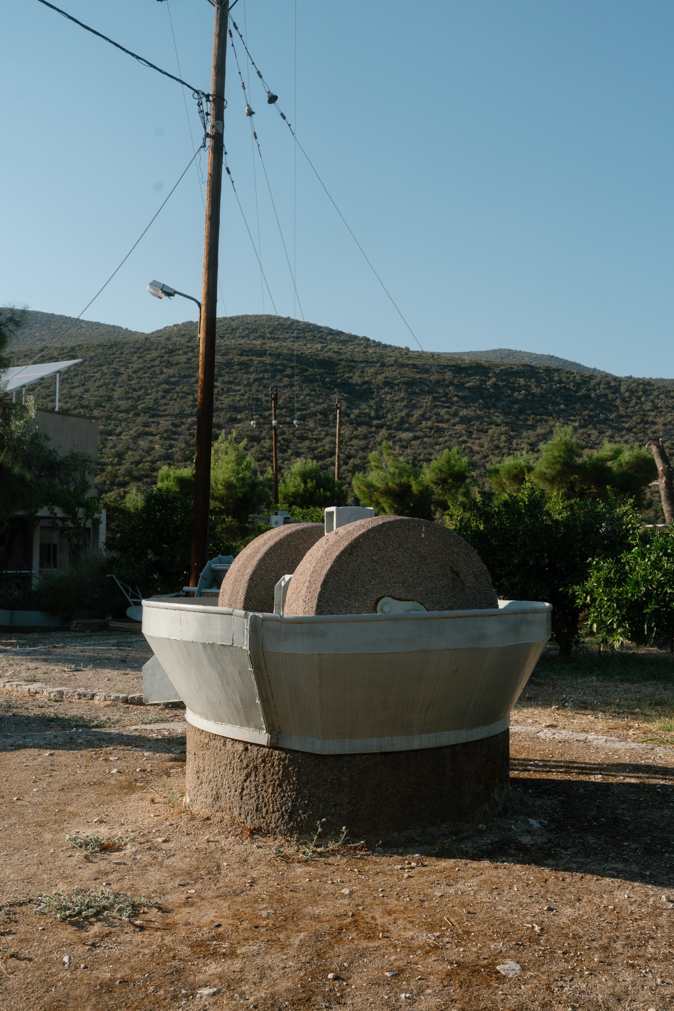 Ιστορικό στοιχείο στον εξωτερικό χώρο